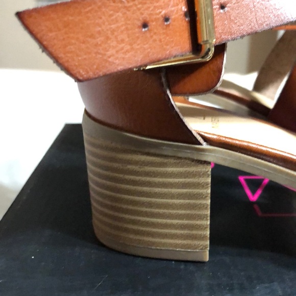 Heels - Picture 3 of 4